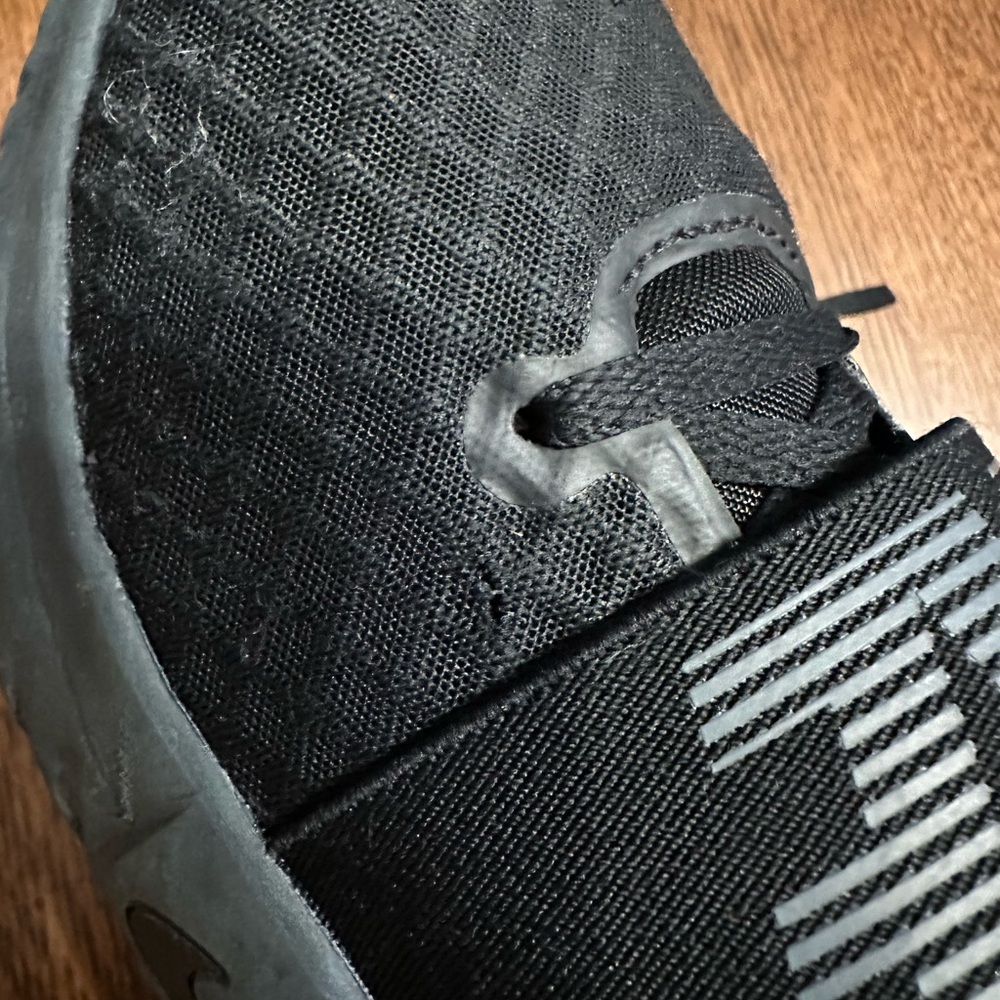 Women’s Nike Renew Tennis Shoes (7.5) - Picture 10 of 10